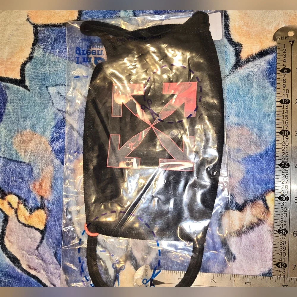 NIB Off-White Black and Red Graphic Caravaggio Face Mask